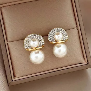 Милые женские серьги-гвоздики с белым жемчугом, роскошные круглые серьги с белым кристаллом, свадебные серьги золотого цвета для женщин