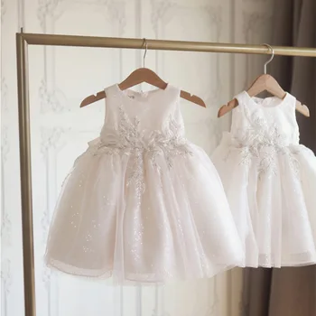 Белые платья для девочек в цветочек на свадьбу, тюлевые платья принцессы без рукавов, платья для Первого причастия, праздничная одежда для детей
